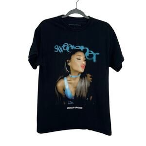 Ariana Grande Sweetener Kiss T-Shirt Women's Size Large